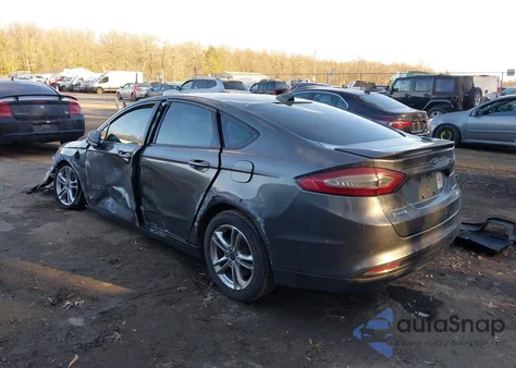 2015 Ford Fusion Energi Titanium z USA, uszkodzony, nr VIN 3FA6P0SU5FR289266